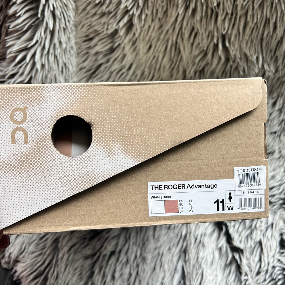 On The Roger Advantage (women’s size 11) BRAND NEW- NEVER WORN! - Picture 2 of 7